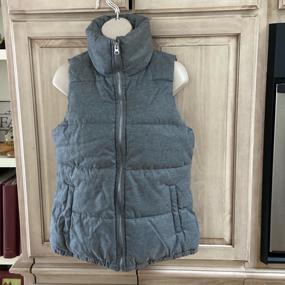 Old Navy puffer vest warm sz XS gray like new